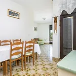 Apartments By The Sea Mirca, Brac - 732 *