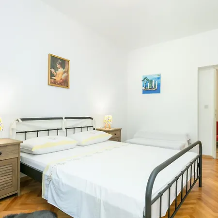 Apartments By The Sea Mirca, Brac - 732