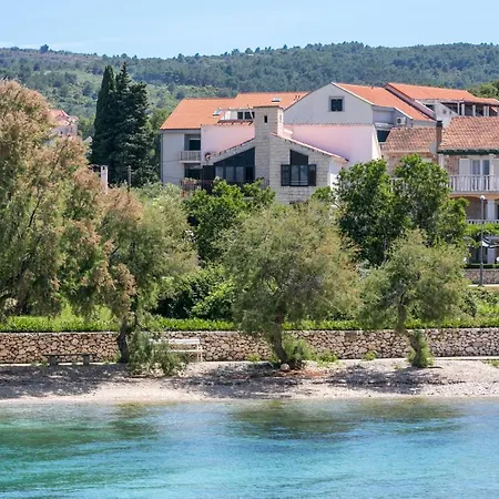 Apartments By The Sea Mirca, Brac - 732 *