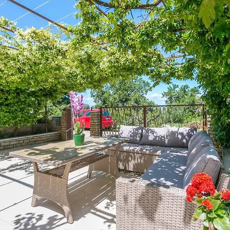 Apartments By The Sea Mirca, Brac - 732